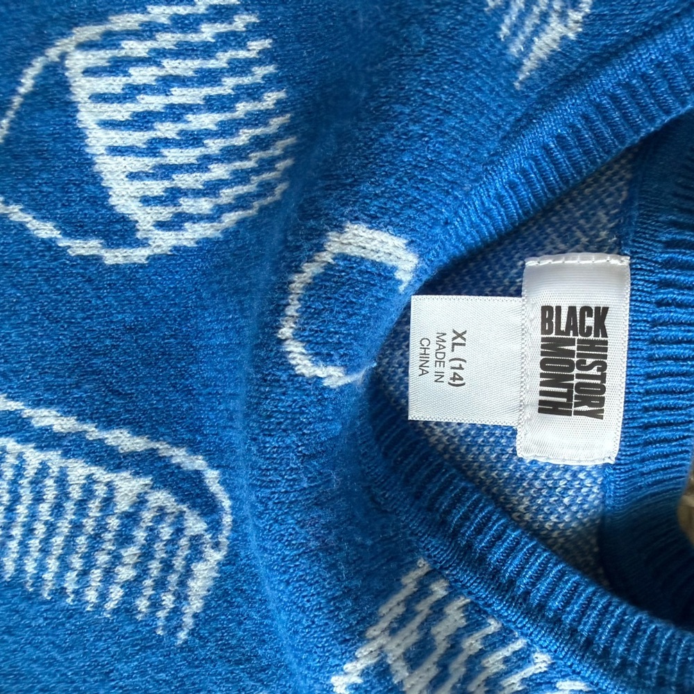 Target Blue Sweater with White Comb Pattern - Picture 2 of 4